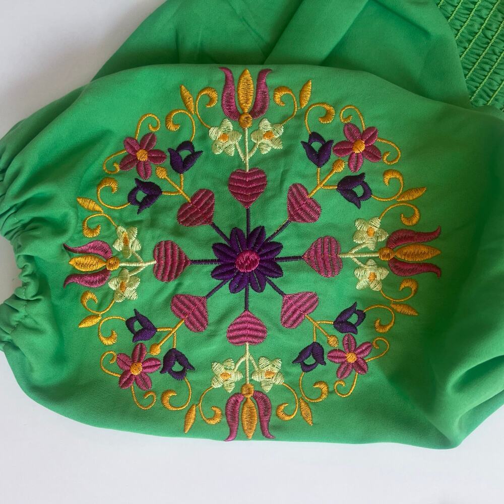 MISS MIA MIA NWT CROP TOP PUFF FLORAL EMBRIODERED SLEEVES BRIGHT GREEN SIZE M - Picture 10 of 11
